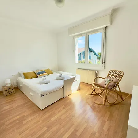 Maison Des Chenes 64 - Entire House With Heated Pool & *