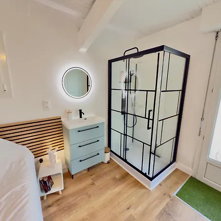 Maison Des Chenes 64 - Entire House With Heated Pool & Vila *