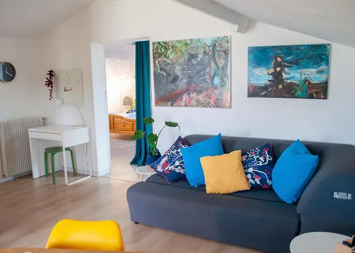 Maison Des Chenes 64 - Entire House With Heated Pool & Villa