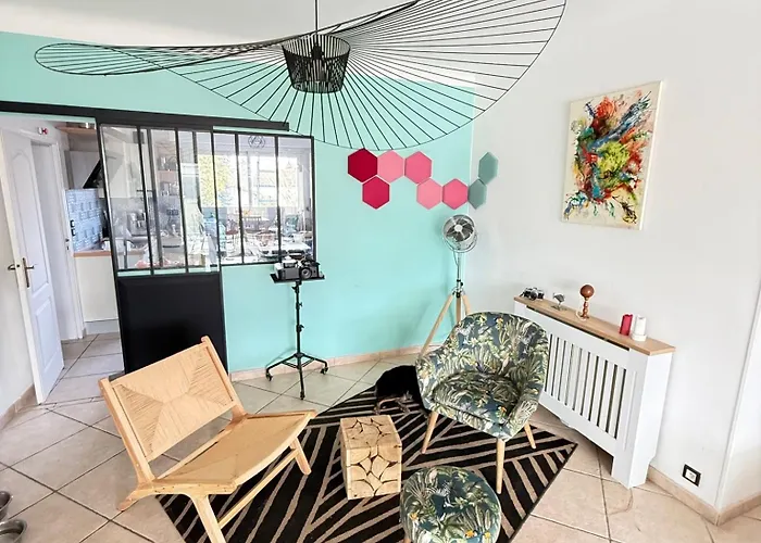 Maison Des Chenes 64 - Entire House With Heated Pool & *