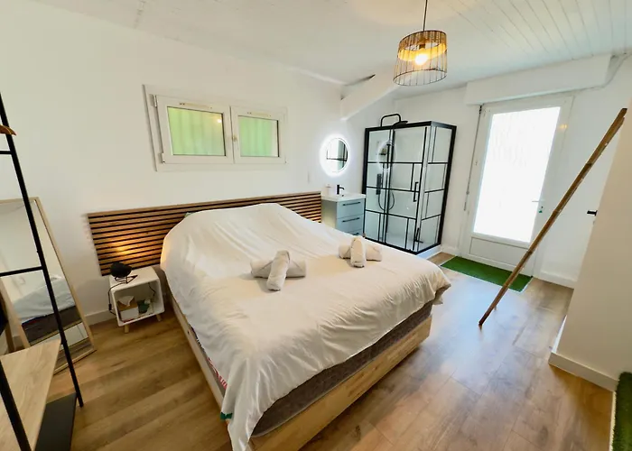 Maison Des Chenes 64 - Entire House With Heated Pool & Boucau