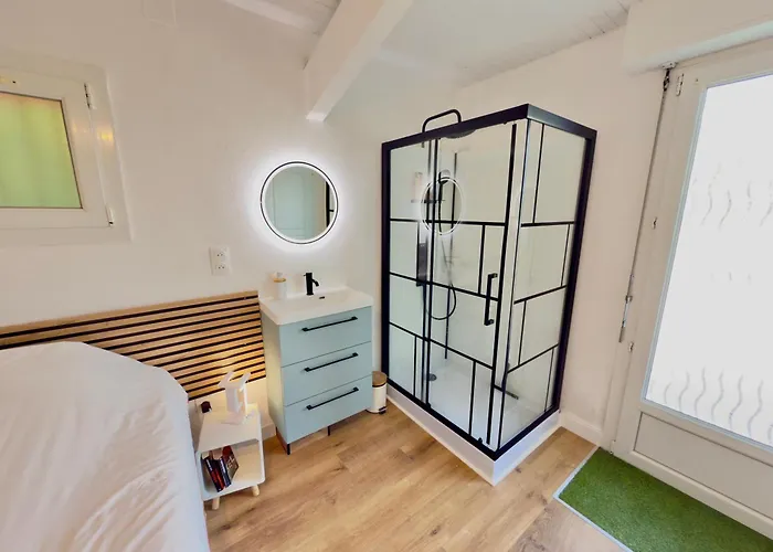 Maison Des Chenes 64 - Entire House With Heated Pool & Villa *